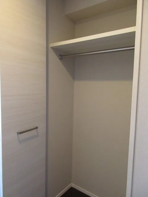 Boa Vista Monzen Nakamachi - Interior - ["Flooring", "Floor", "Grey"]