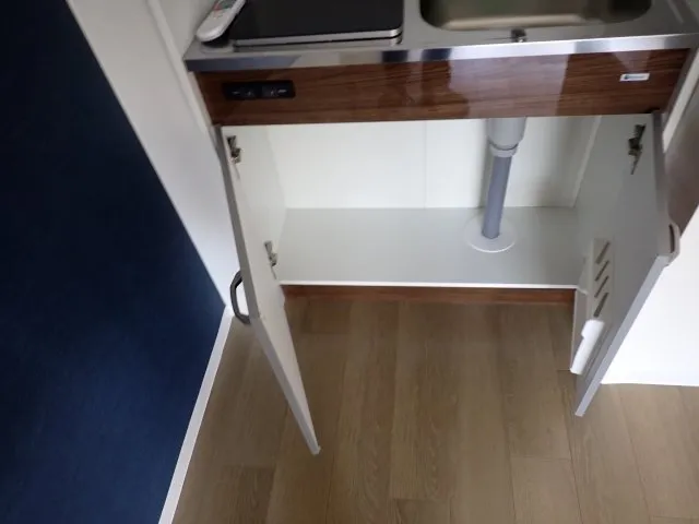 Takanawa Sky Heights - Interior - ["Wood", "Flooring", "Floor"]