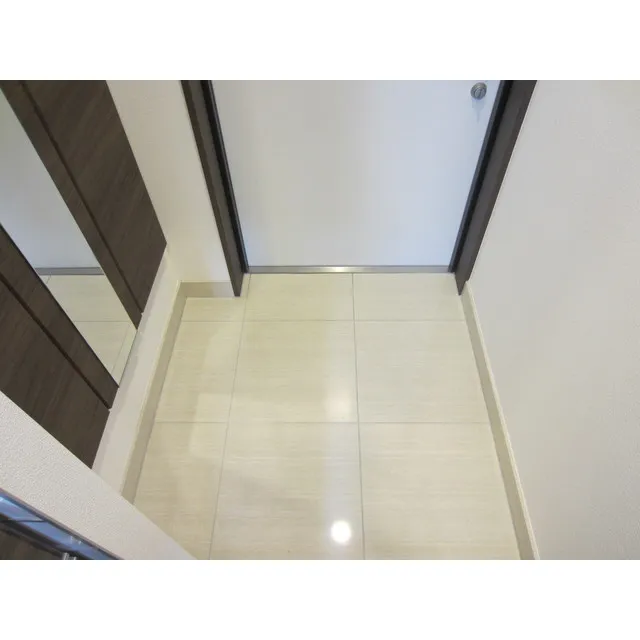 LIBR GRANT Setagaya Tsurumaki - Interior - ["Rectangle", "Fixture", "Wood"]