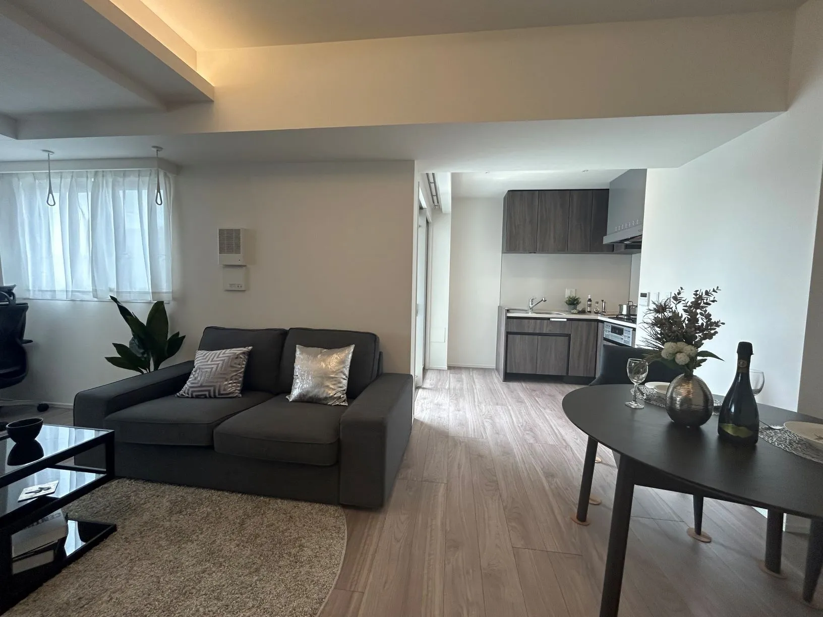 Branchiesta Ueno - Design - ["Interior design", "Flooring", "Furniture"]