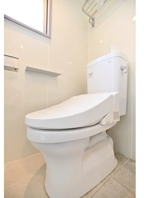 Apartment Kuro Sangenjaya - Interior - ["Toilet seat", "Toilet", "Plumbing fixture"]
