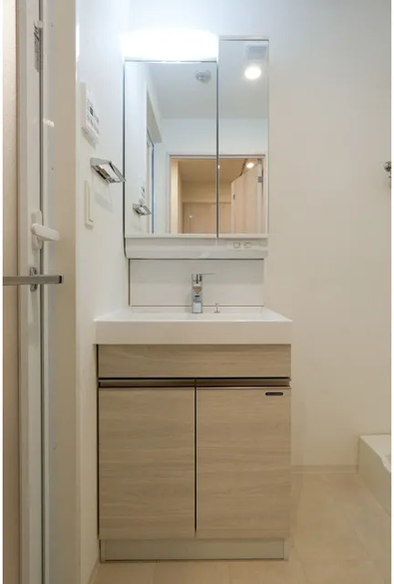 Comforia Liv Toyosu Canal - Interior - ["Bathroom Sink", "Sink", "Plumbing fixture"]