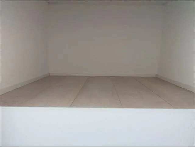 Kolet Yokohama Rokkakubashi #04 - Interior - ["Flooring", "Wood", "White"]