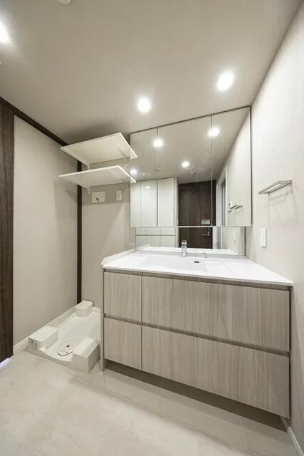 River Point Tower - Interior - ["Flooring", "Interior design", "Floor"]