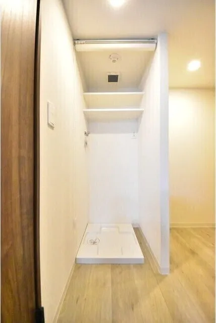 RJ Casa Sakurashinmachi - Interior - ["Wood", "Rectangle", "Flooring"]