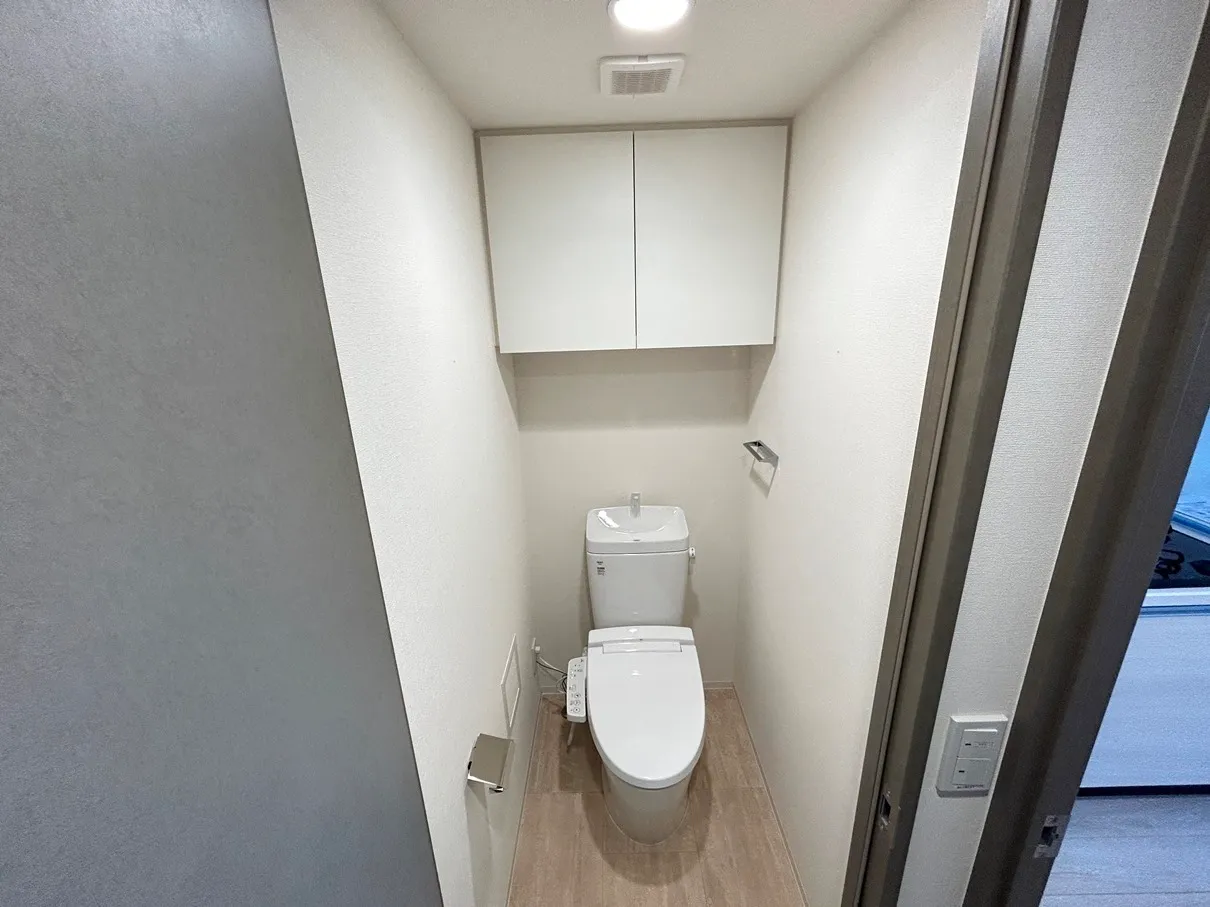 Lefon Livent Ikebukuro - Interior - ["Flooring", "Floor", "Toilet seat"]