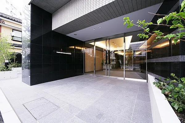 Residia Bunkyo Honkomagome - Exterior - ["Plant", "Property", "Shade"]