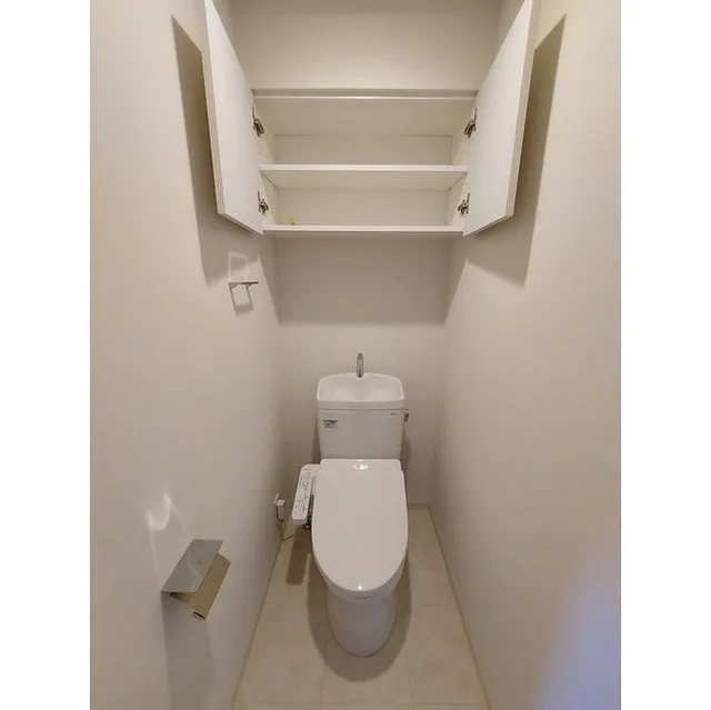 Traverse Monzennakacho - Interior - ["Toilet", "Plumbing fixture", "Toilet seat"]