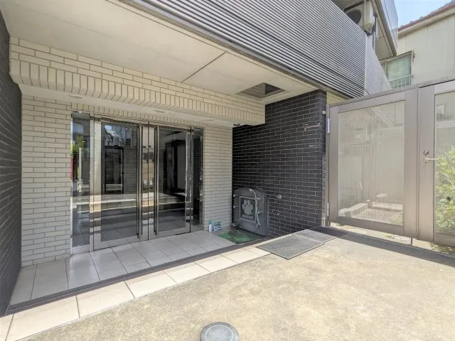 El Stanza Nakano Arai - Exterior - ["Door", "Composite material", "Apartment"]