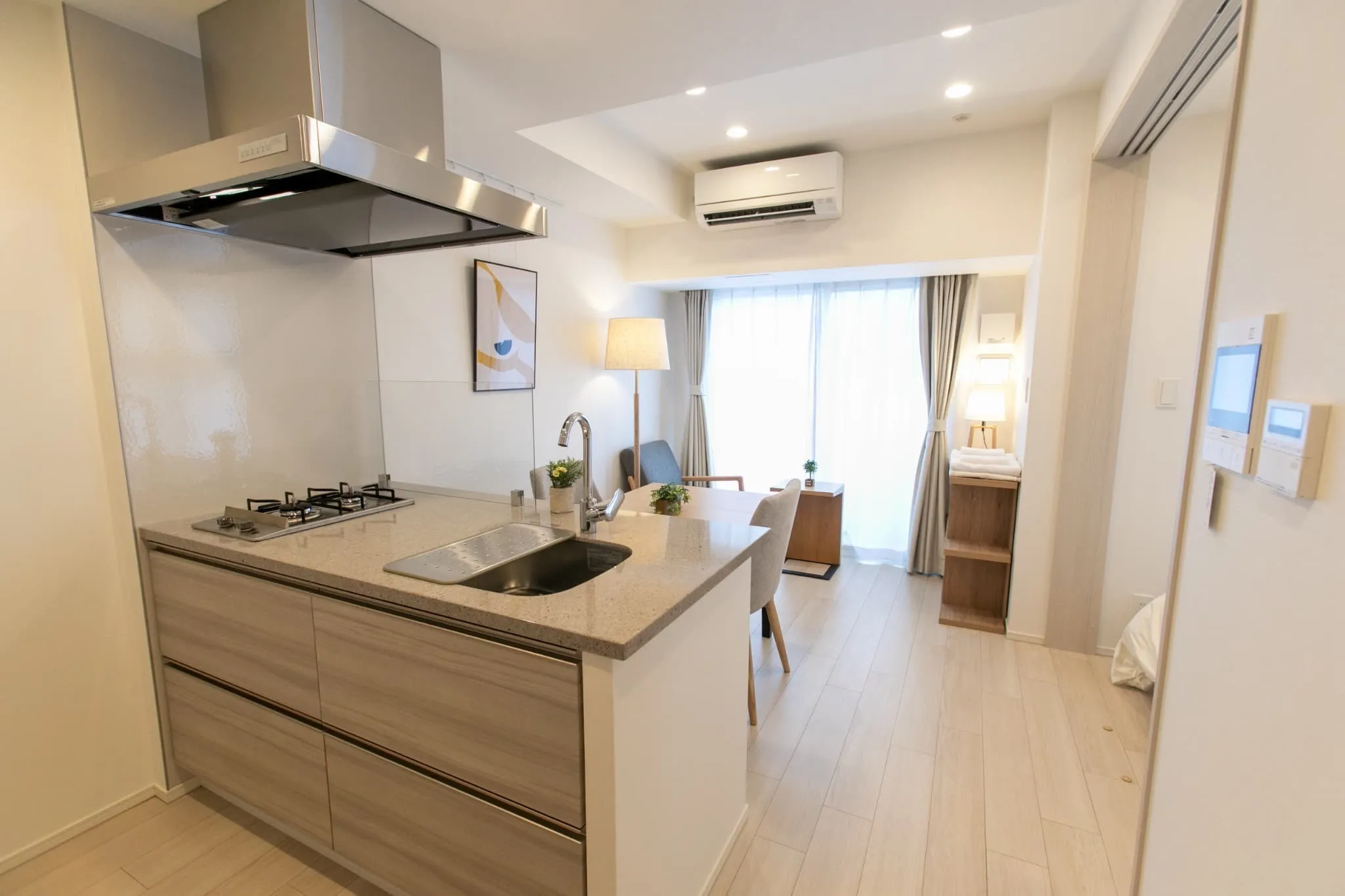 Hmlet Temma doshin - Interior - ["Wood flooring", "Kitchen", "Countertop"]
