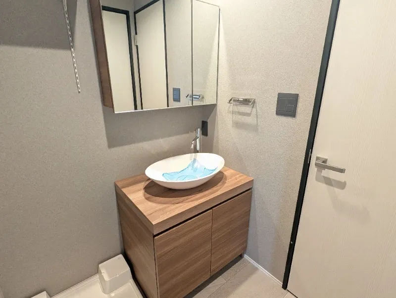Residia Jiyugaoka - Interior - ["Bathroom Sink", "Sink", "Bathroom cabinet"]