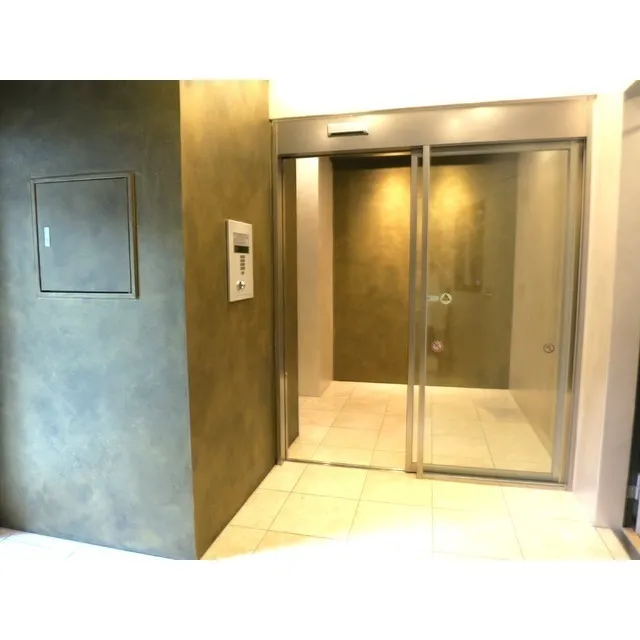 Laurier Ginza - Interior - ["Door", "Fixture", "Wood"]
