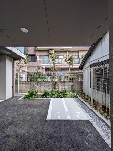 Comforia Kita-Ikebukuro - Other - ["Concrete", "Condominium", "Sidewalk"]