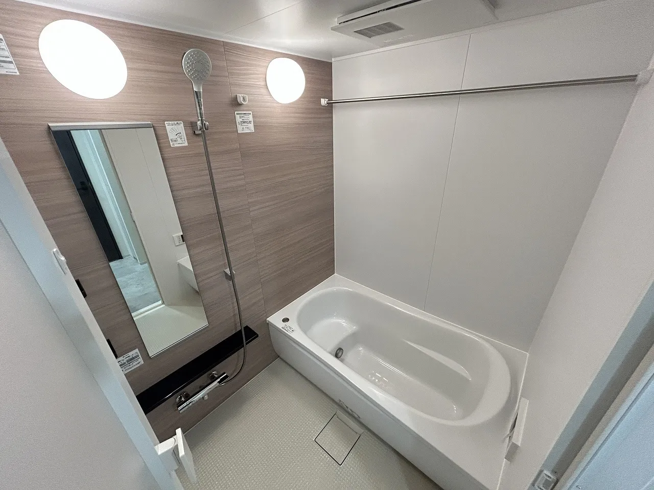 Blanchiesta Kiba - Interior - ["Plumbing fixture", "Flooring", "Bathroom"]