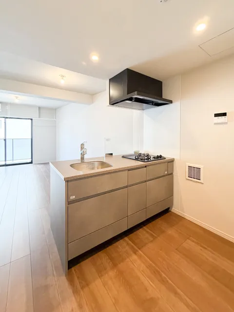 Preasvelta Minowa - Interior - ["Kitchen", "Flooring", "Wood"]