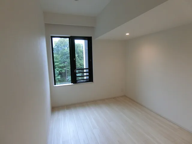 Prime Garden Nishiazabu - Interior - ["Window", "Building", "Fixture"]
