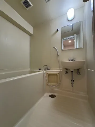 Parkside Minamioi - Interior - ["Plumbing fixture", "Flooring", "Bathroom"]