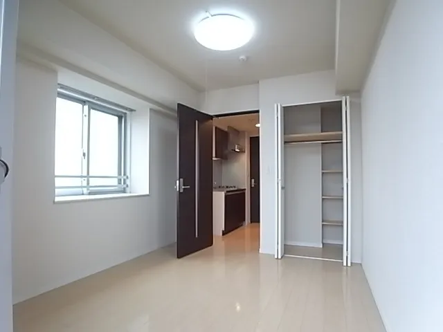 Ecology Toritsu University Residence - Interior - ["Ceiling", "Floor", "Flooring"]