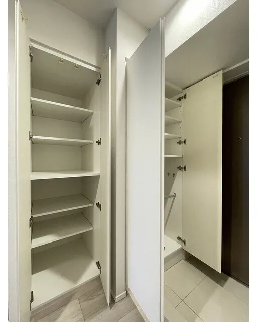 Daffitto Kinshicho - Interior - ["Flooring", "Wood", "Floor"]