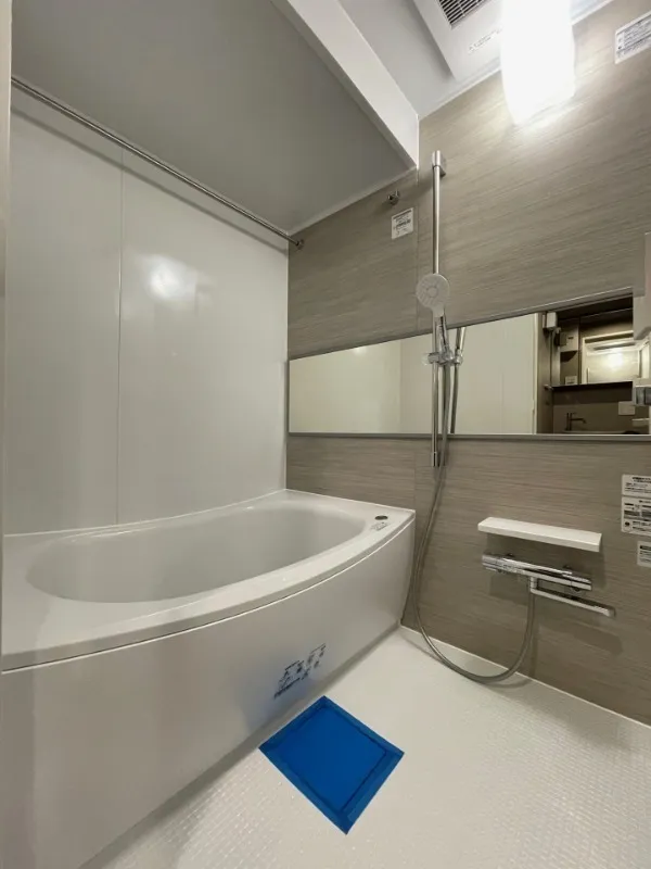 Residia Iriya - Interior - ["Bathroom", "Plumbing fixture", "Flooring"]