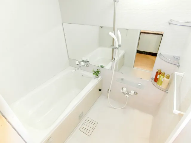 W.O.B SHINMACHI - Interior - ["Bathroom", "Plumbing fixture", "Bathtub"]