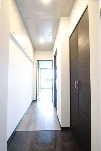 Composite Nogata - Interior - ["Building", "Fixture", "Hall"]