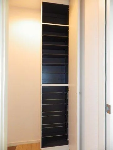 Hermitage Kami-Itabashi - Interior - ["Shelving", "Shelf", "Design"]