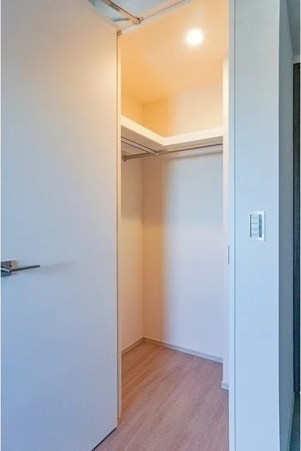 Due Kameido - Interior - ["Wood", "Flooring", "Floor"]