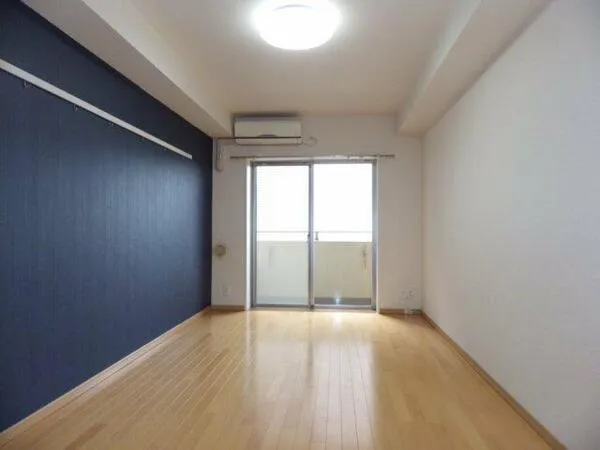 Sereno S2 - Interior - ["Flooring", "Floor", "Ceiling"]