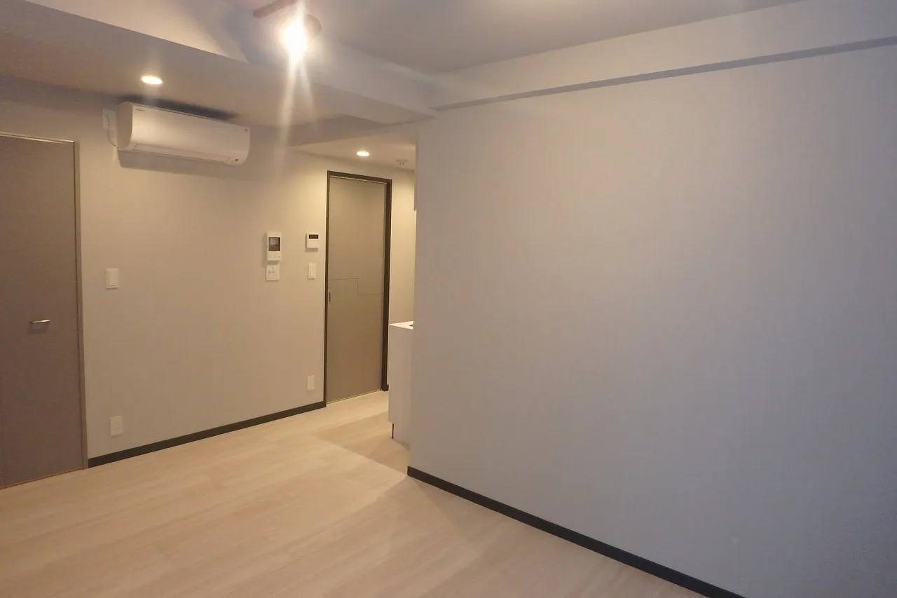 Open Bloom Higashimukojima - Interior - ["Wood", "Flooring", "Floor"]
