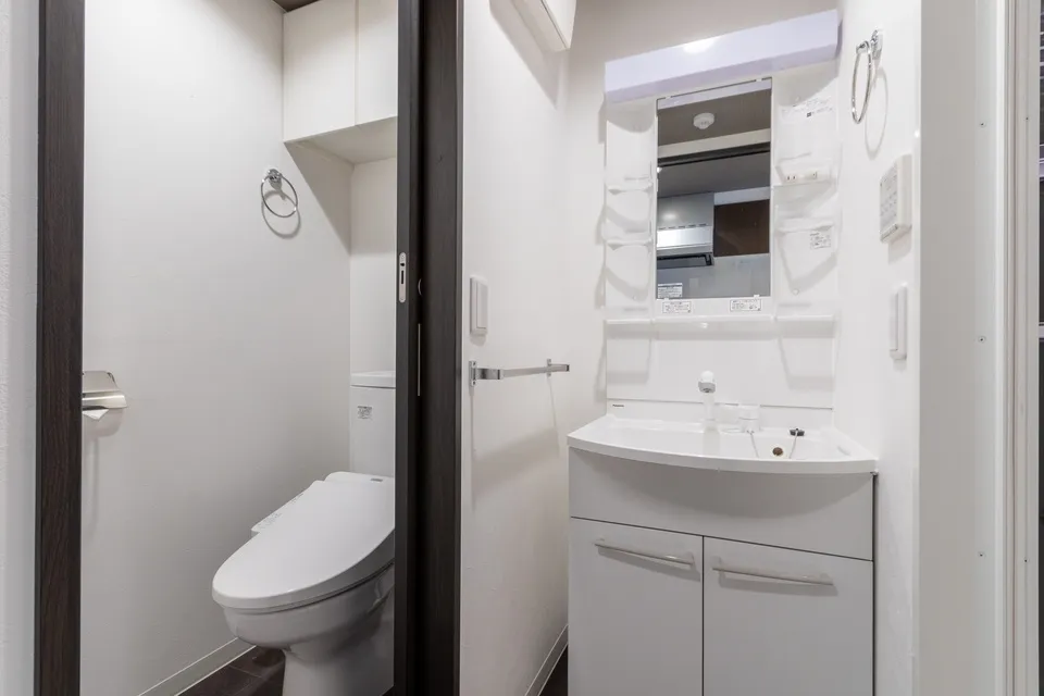 Hmlet Shinjuku Gyoenmae - Interior - ["Plumbing fixture", "Interior design", "Flooring"]