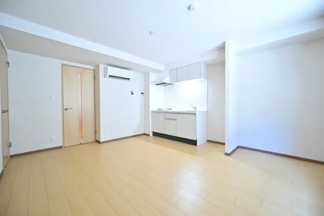 CENTRAL GARDEN RESIDENCE TOKYO - Interior - ["Flooring", "Floor", "Ceiling"]