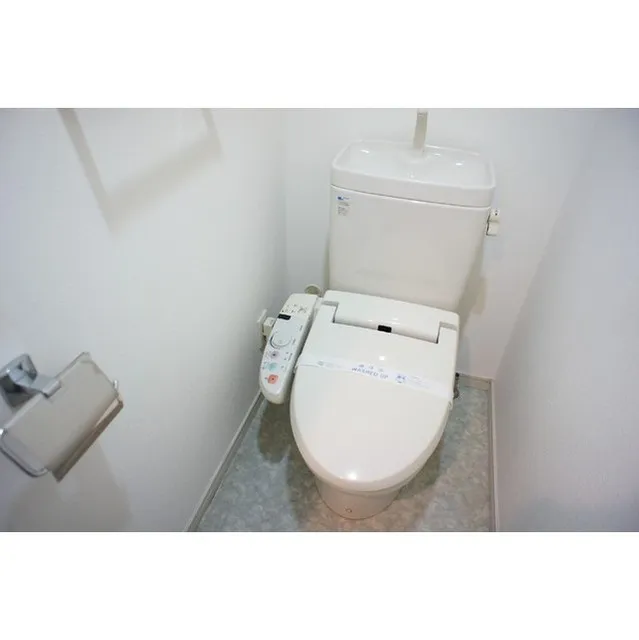 Prospect Shinonome Bridge - Interior - ["Toilet", "Toilet seat", "Plumbing fixture"]