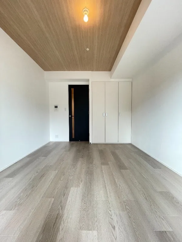 Residia Tsukishima II - Interior - ["Flooring", "Floor", "Wall"]