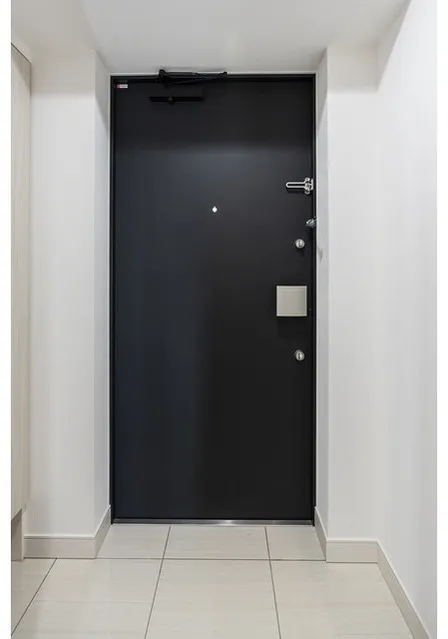 Comforia Liv Shimo-Ochiai - Interior - ["Door", "Door handle", "Lock and key"]