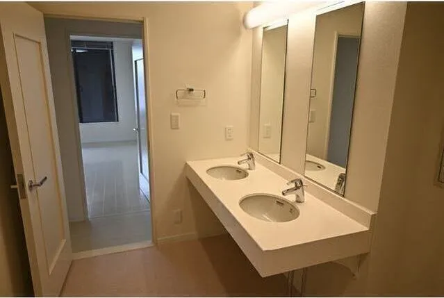 Shibuya Property Tower - Interior - ["Tap", "Mirror", "Sink"]