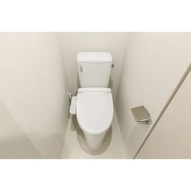 Comforia Nishiogikubo - Interior - ["Toilet seat", "Toilet", "Plumbing fixture"]