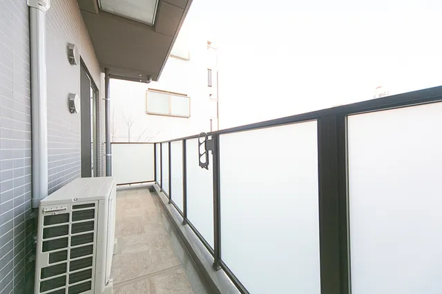 Maison De Takaya - Interior - ["Composite material", "Handrail", "Apartment"]