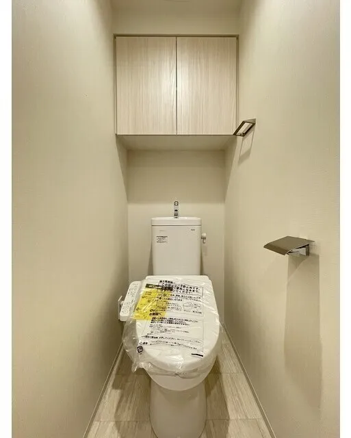 Comforia Liv Minamisunamachi East - Interior - ["Flooring", "Floor", "Toilet seat"]