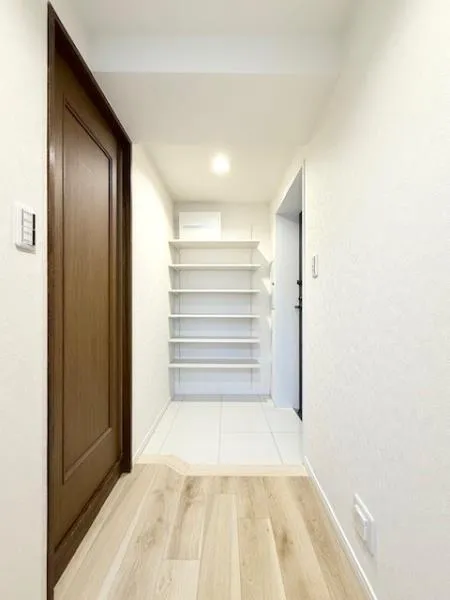 Lier Wakamatsucho - Interior - ["Flooring", "Floor", "Wood"]
