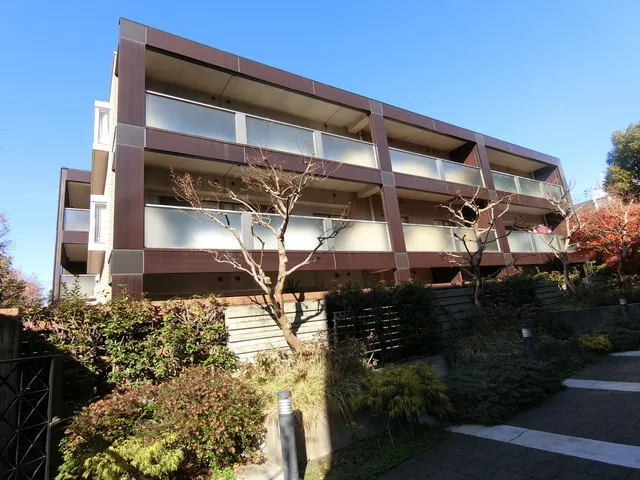 Garden Higashigaoka - Exterior - ["Daylighting", "Geraniums", "Balcony"]