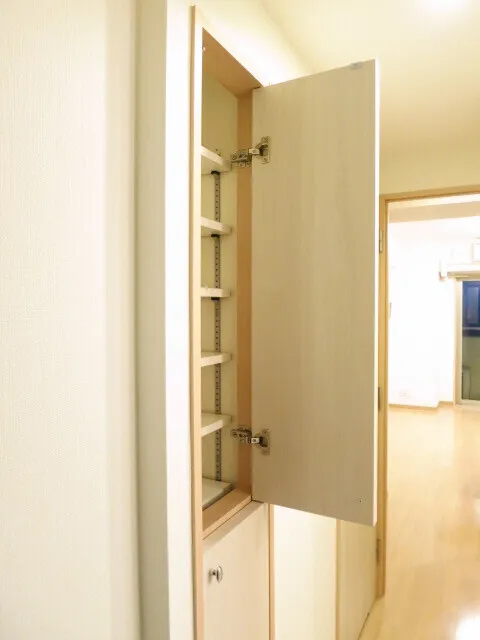 NST BuildingⅢ - Interior - ["Building", "Fixture", "Door"]