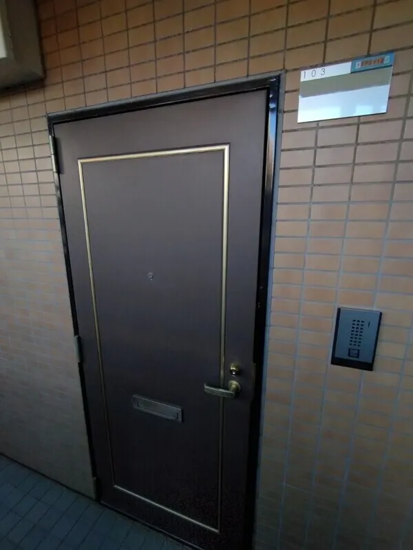 Alpha Matsubara - Interior - ["Household hardware", "Building material", "Door handle"]