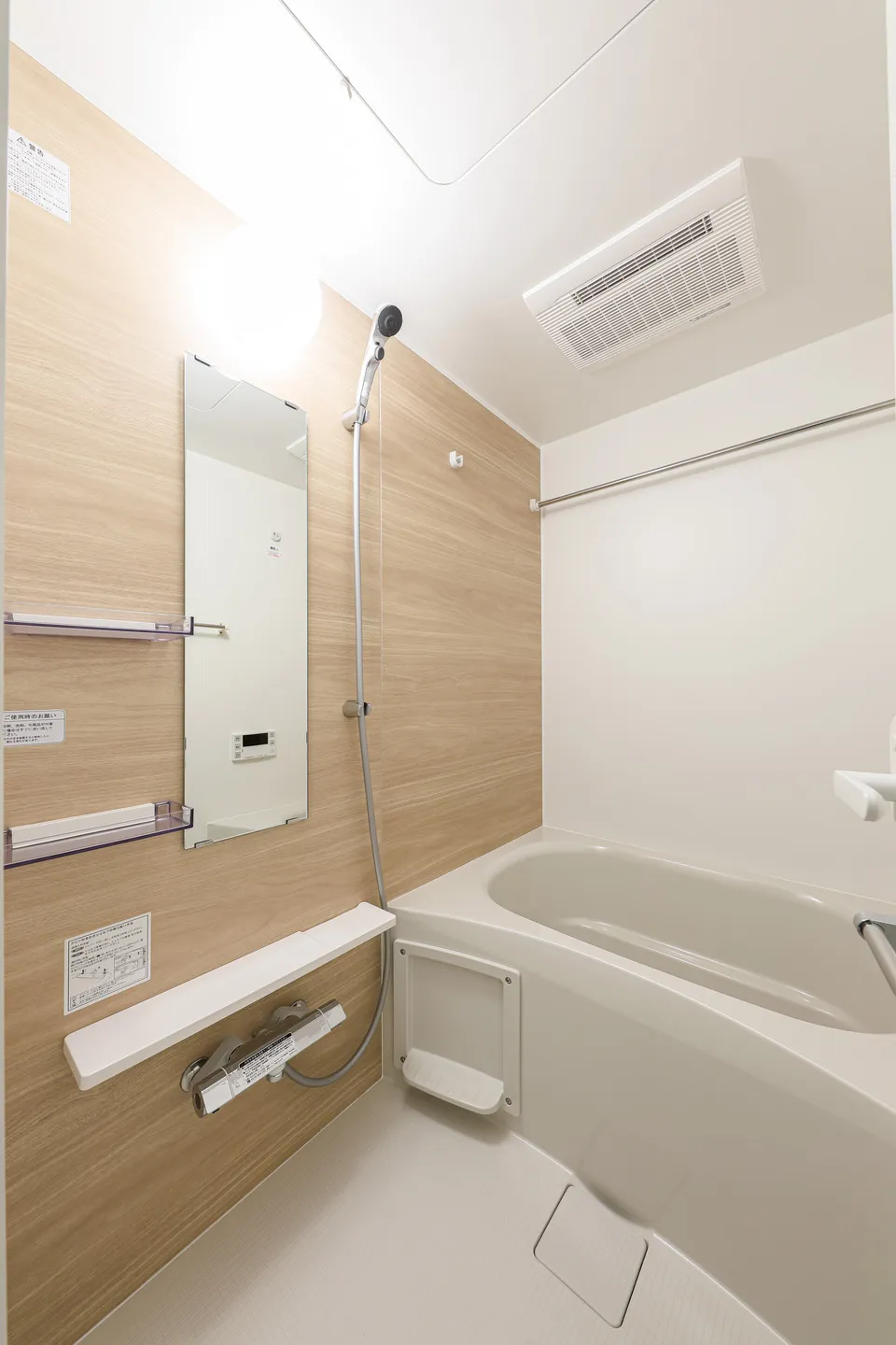 Hmlet Moto-Asakusa - Interior - ["Flooring", "Plumbing fixture", "Floor"]