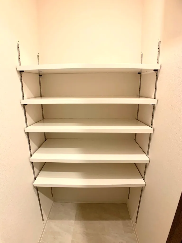 Orchid Residence Morishita - Interior - ["Shelf", "Shelving", "Wood"]