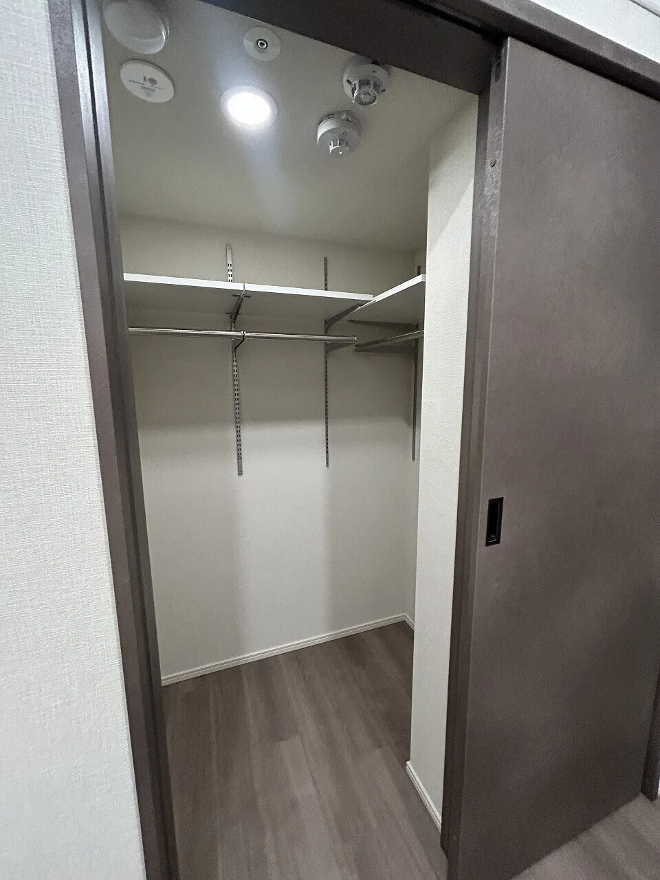 Blanchiesta Kiba - Interior - ["Flooring", "Hardwood", "Plywood"]