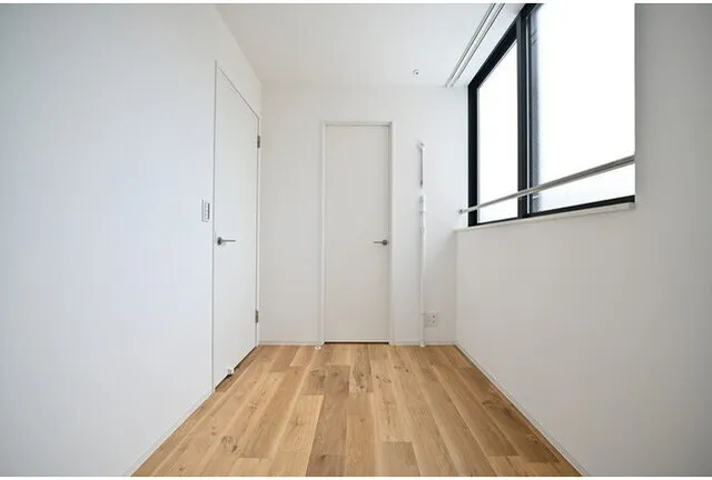 False Class Takadanobaba - Interior - ["Wood flooring", "Flooring", "Floor"]