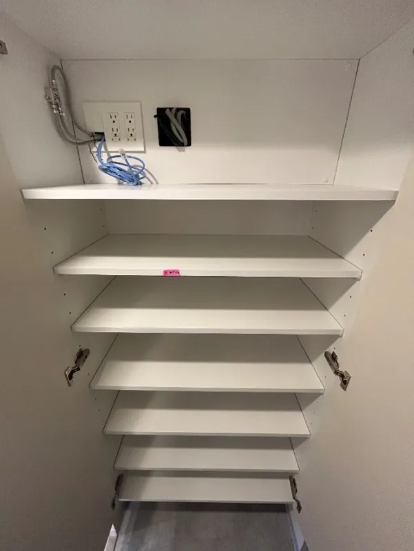 WORVE Suita Esaka - Interior - ["Flooring", "Floor", "Shelving"]