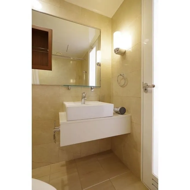 Frontier Residence The Tower Shinagawa - Interior - ["Mirror", "Sink", "Tap"]