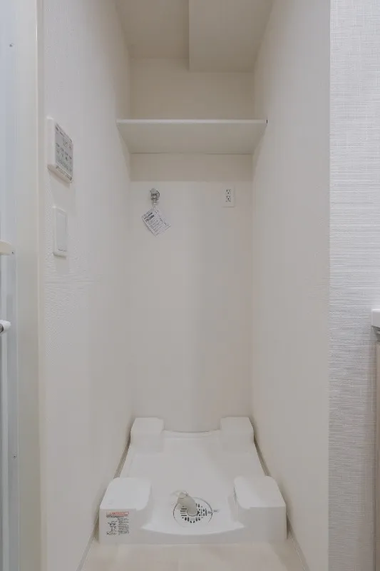Due Nippori III - Interior - ["Floor", "Flooring", "Ceiling"]
